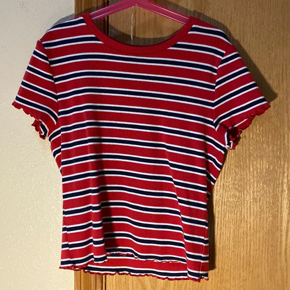 baby tee with lettuce hem